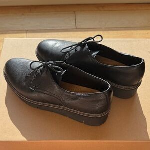 Clarks Black Leather Womens Oxfords